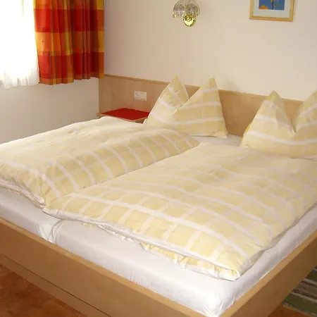 Quarto em Acomodações Particulares Gaestehaus Hofer *