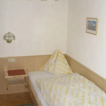 בית אירוח Gaestehaus Hofer בריקסן אים טהלה