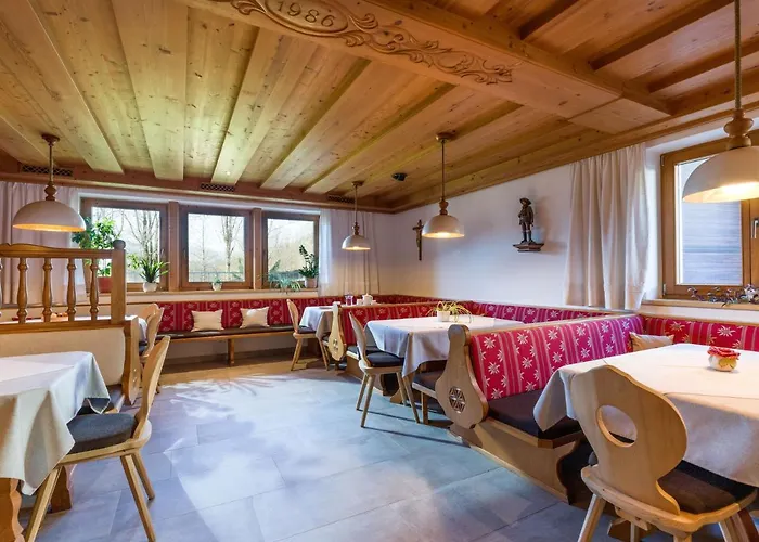 Δωμάτια σε οικογενειακή κατοικία Gaestehaus Hofer *