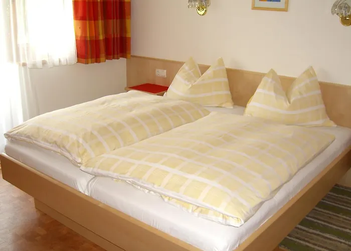 Δωμάτια σε οικογενειακή κατοικία Gaestehaus Hofer *